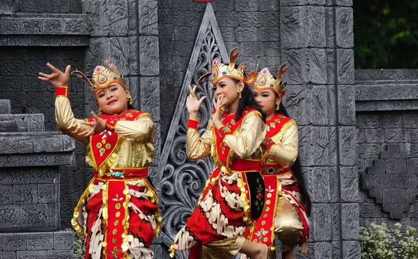 Indonesian Perform Kijang Dance Commemorate World Dance Day Kijang Dance — 스톡 사진
