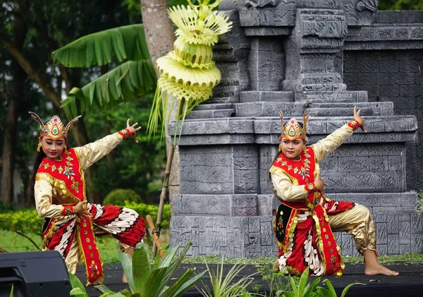 Indonesian Perform Kijang Dance Commemorate World Dance Day Kijang Dance — Photo