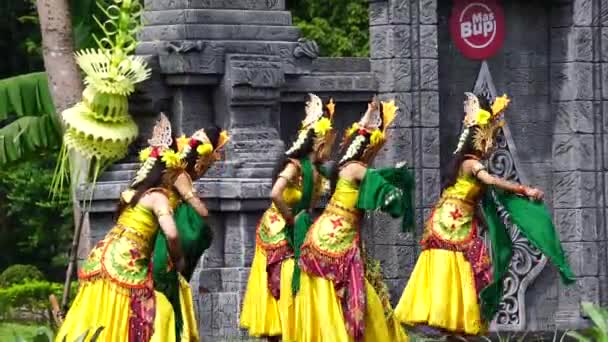 Indonesian Perform Kenyo Dance Celebrate World Dance Day — Stock videók