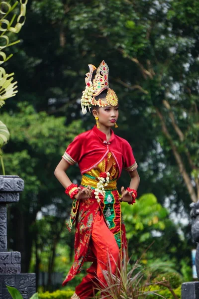 Indonesian Dancers Perform Candra Laksita Dance Celebrate World Dance Day — Stock Photo, Image