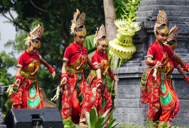 Indonesian dancers perform Candra Laksita dance to celebrate world dance day