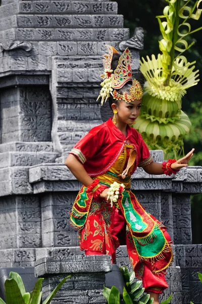 Indonesian Dancers Perform Candra Laksita Dance Celebrate World Dance Day — Photo