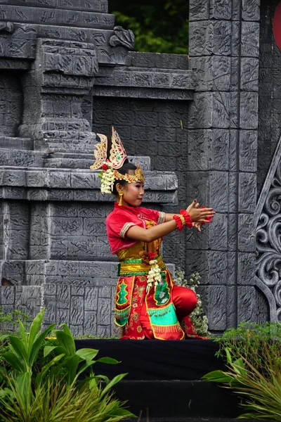 Indonesian Dancers Perform Candra Laksita Dance Celebrate World Dance Day — Stok fotoğraf