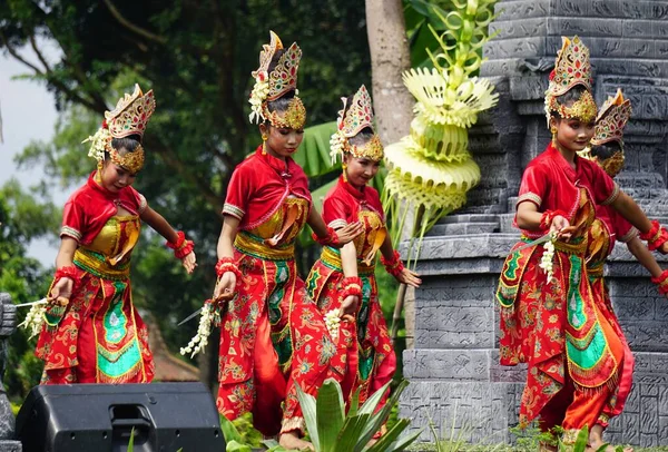 Індонезійські Танцюристи Виконують Танець Candra Laksita Честь Світового Дня Танцю — стокове фото