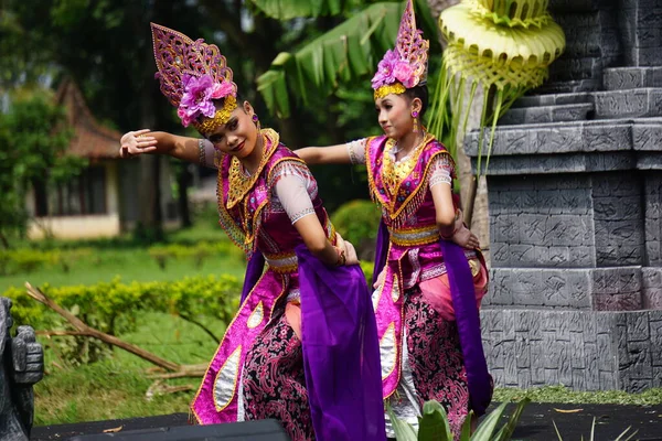 Ινδονησιακή Εκτελέσει Χορό Daliar Για Τιμήσει Την Παγκόσμια Ημέρα Χορού — Φωτογραφία Αρχείου