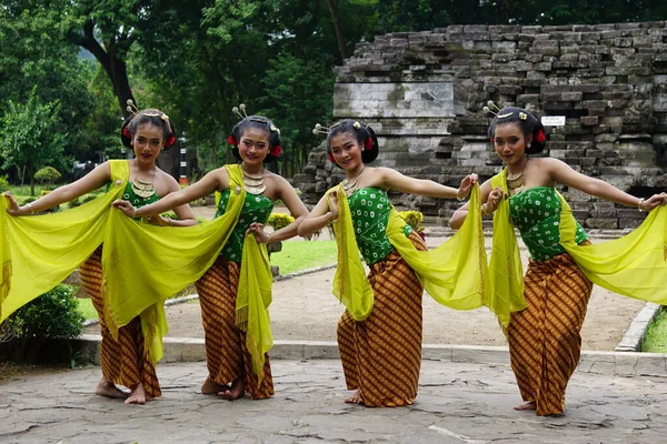 Indonesian Traditional Dancers Traditional Clothes Which Called Kemben — Foto de Stock