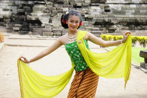 Ινδονήσιοι Παραδοσιακοί Χορευτές Παραδοσιακά Ρούχα Που Ονομάζονται Kemben — Φωτογραφία Αρχείου