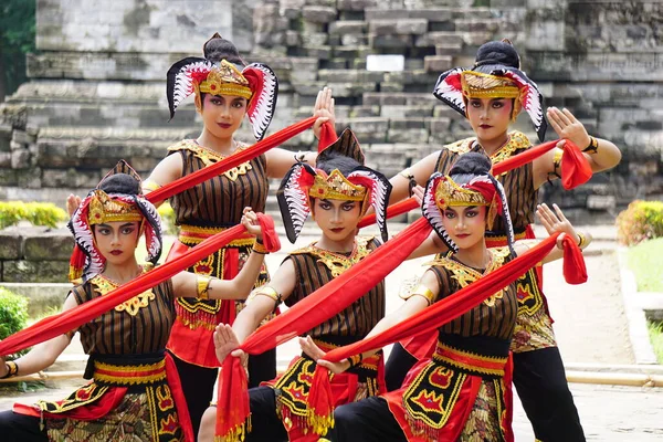 Indonesian Dancers Traditional Costumes Ready Perform Celebrate World Dance Day — Fotografia de Stock