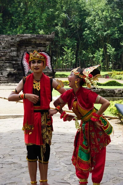 Indonesian Dancers Traditional Costumes Ready Perform Celebrate World Dance Day — Stok Foto