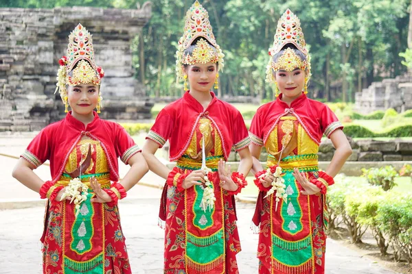 Indonesian Dancer Traditional Costume Ready Perform Celebrate World Dance Day — Fotografia de Stock