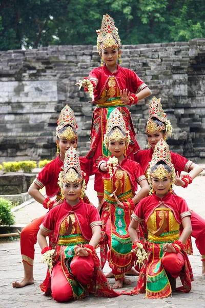 Indonesian Dancer Traditional Costume Ready Perform Celebrate World Dance Day — Stok fotoğraf