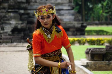Indonesian dancers with traditional costumes are ready to perform to celebrate the World Dance Day