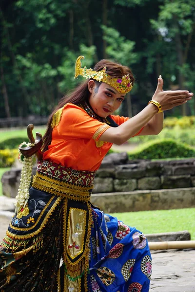 Індонезійські Танцюристи Традиційними Костюмами Готові Виступити Честь Всесвітнього Дня Танцю — стокове фото