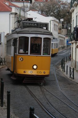 Sarı tramvay