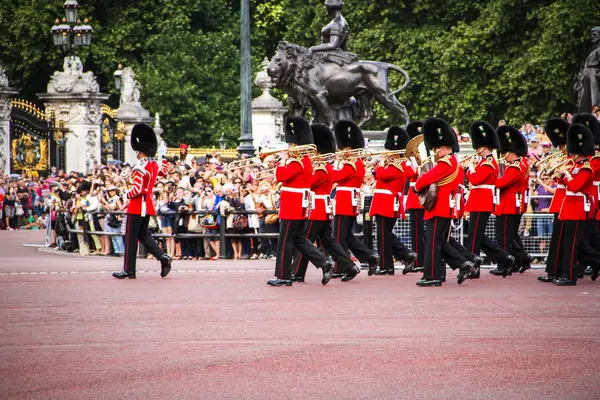 Muhafızlar, buckingham Sarayı değiştirme