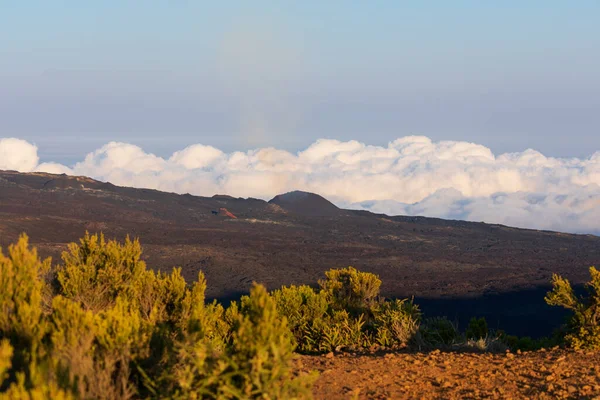 Mares Nubes Con Paisaje Volcánico Primer Plano — Foto de Stock