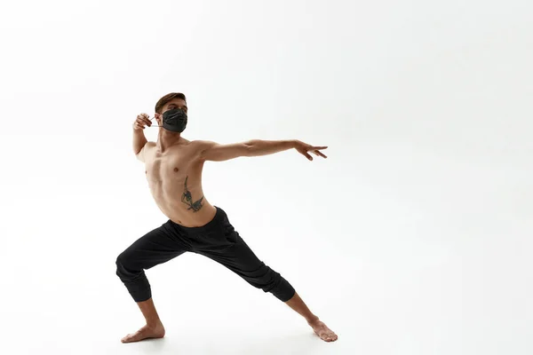 Danseuse en masque médical danse ballet danse — Photo