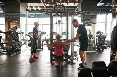 Perosnal antrenör denetimi altında egzersiz yapmayı seçmek