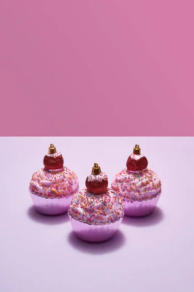 Conjunto de bugigangas de Natal em forma de cupcake — Fotografia de Stock