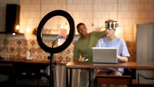 Selective focus of smartphone take video of couple — Stock Photo, Image