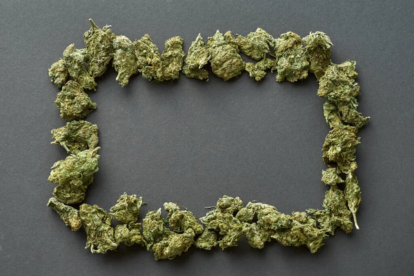 Telaio da cime di marijuana asciutte per spazio copia — Foto Stock