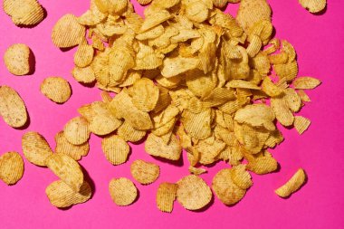 Lezzetli patates cipsinin kısmi görüntüsü