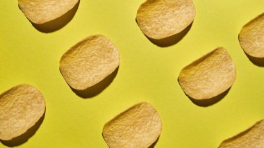 Lezzetli ve iştah açıcı cipsler.