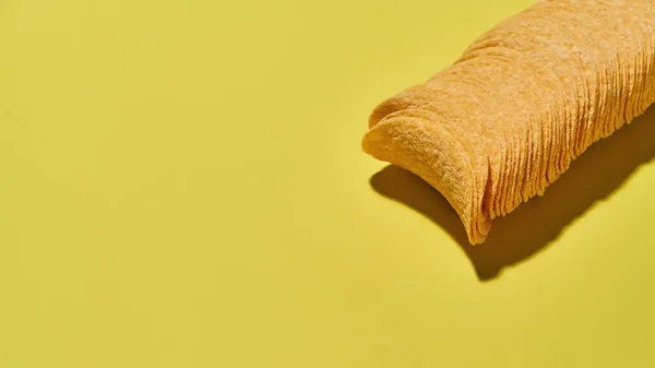 Cropped of row of appetizing potato chips — Stockfoto