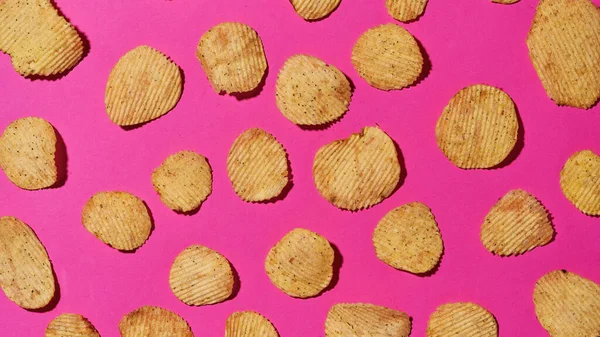 Lezzetli ve iştah açıcı cipslerin kısmi görüntüsü