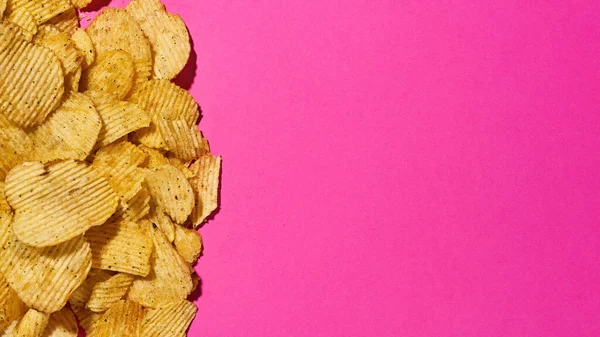 Lezzetli patates cipslerinin kısmi görüntüsü