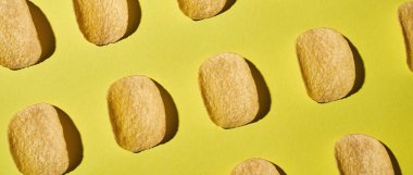 Lezzetli ve iştah açıcı patates cipsleri.