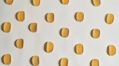 Lezzetli ve iştah açıcı cipslerin üst görüntüsü