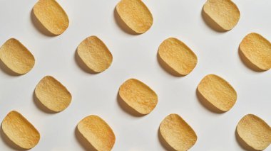 Lezzetli ve iştah açıcı patates cipsi.