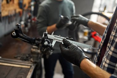 Kısmi insan ölçüsü kalibreli bisiklet çatalı