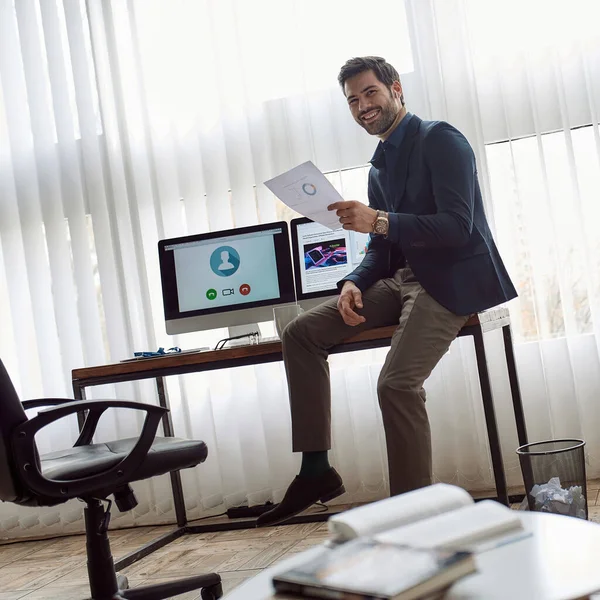 Smiling Caucasian Entrepreneur Paper Document Having Video Call Desk Office — Stock Photo, Image