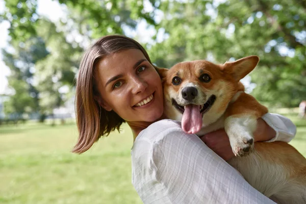 Portrait Young Caucasian Girl Holding Her Adorable Corgi Dog Blurred — Stock Photo, Image