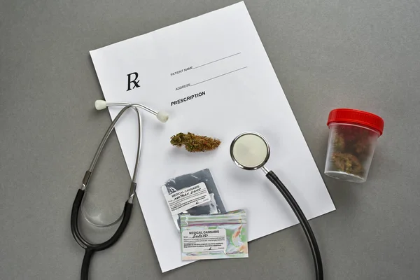 Medical Cannabis Prescription Stethoscope Dry Green Marijuana Bud Jar Packages — Φωτογραφία Αρχείου