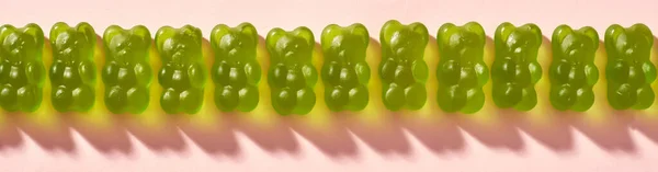 Gedeeltelijke Afbeelding Van Set Van Groene Zoete Lekker Teddybeer Snoepjes — Stockfoto