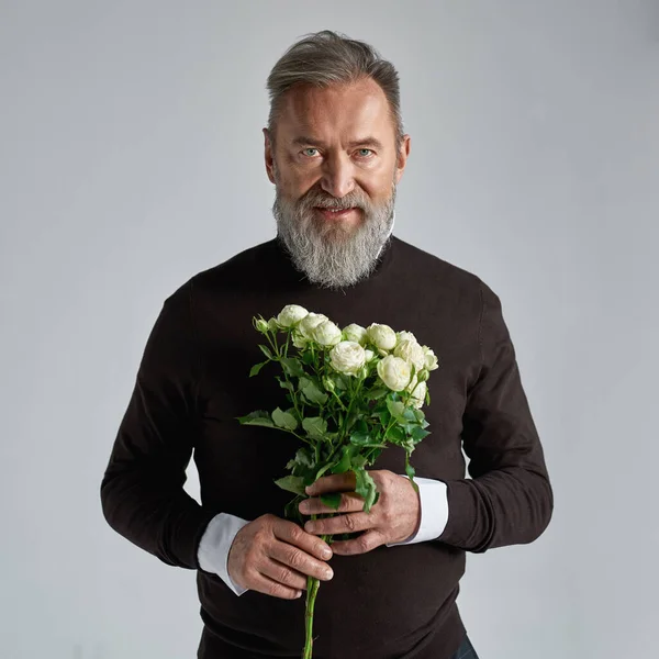 Front View Grey Hair Caucasian Man Bouquet White Roses Fashionable —  Fotos de Stock