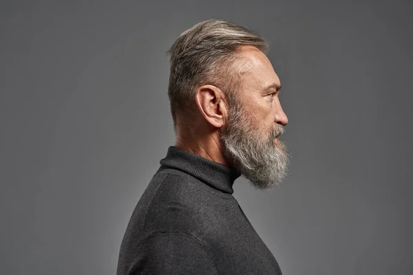 Profile Serious Elderly Caucasian Man Looking Away Trendy Bearded Pensioner — Stock Fotó