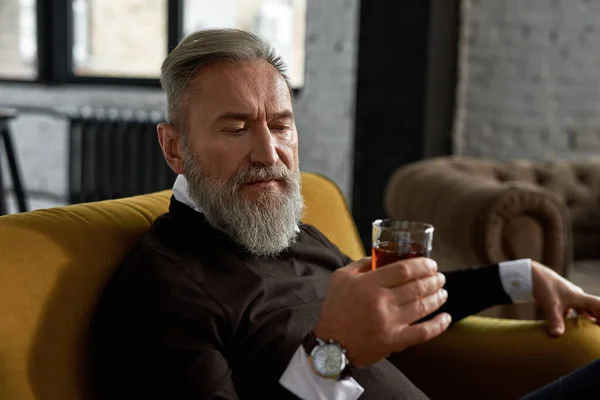 Grey Hair Serious Caucasian Man Drinking Looking Glass Cognac Whiskey — Foto Stock