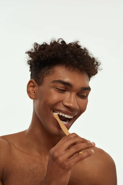 Cropped Excited Black Guy Brushing His Teeth Toothpaste Young Positive — Stok fotoğraf