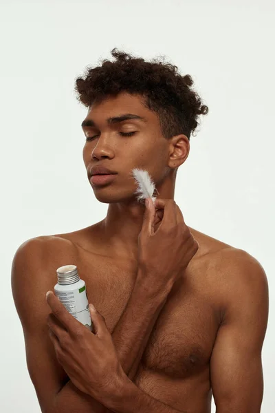 Black Guy Clean Face Holding Jar Shave Gel Applying Feather — Stockfoto