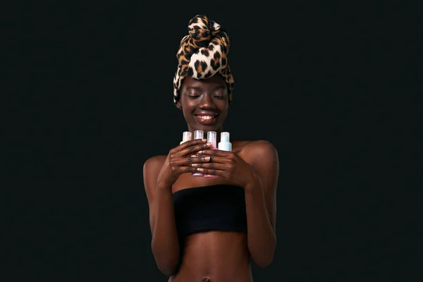 Front View Elegant Black Girl Holding Looking Set Colorful Nail — 图库照片