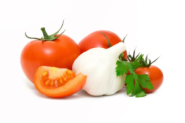 흰 배경에 고립된 토마토 — 스톡 사진