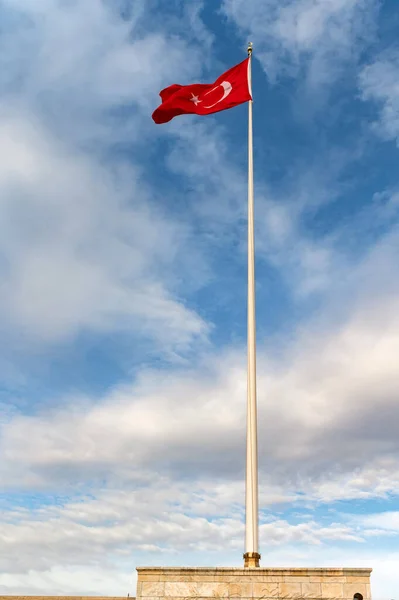 Bendera Turki di atas makam Ataturk — Stok Foto