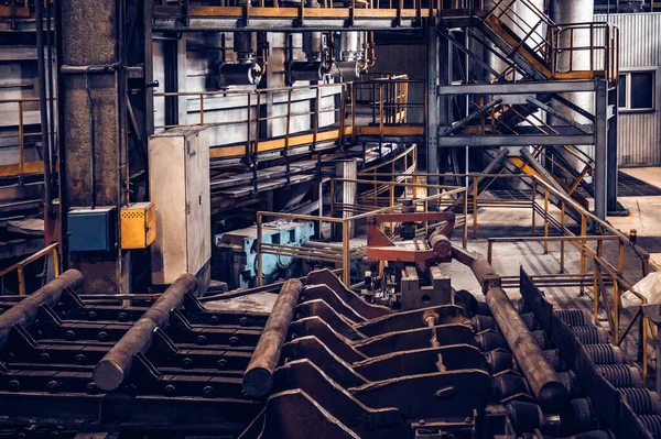 Fábrica de hierro y acero o molino de tuberías ubicado en Taganrog, al sur de Rusia — Foto de Stock