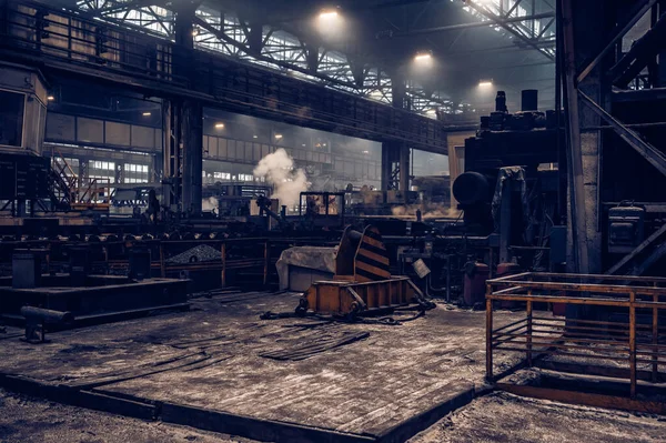 Fabbrica di ferro e acciaio o tubo mulino situato a Taganrog Sud della Russia — Foto Stock