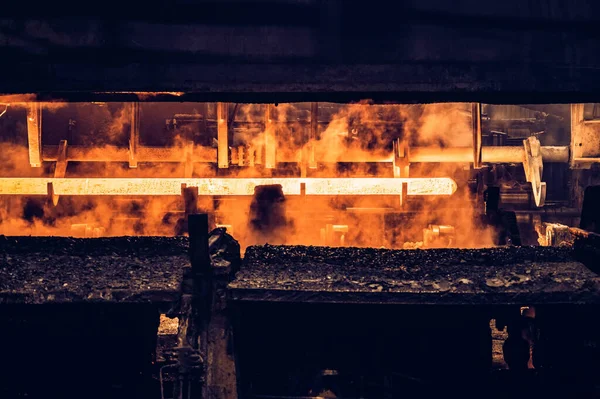 Demir ve Çelik Fabrikası veya Rusya 'nın güneyindeki Taganrog' da bulunan boru fabrikası