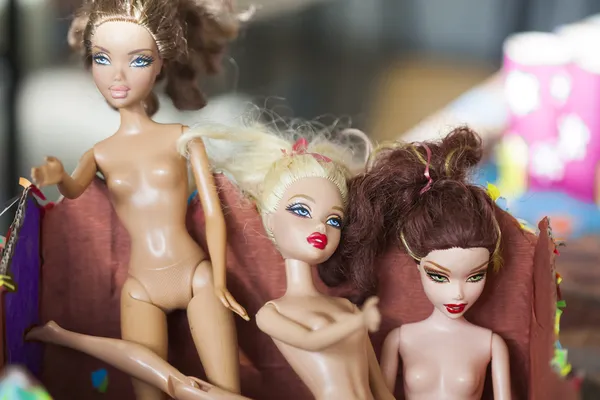 Три Ляльки Барбі Коробці — стокове фото